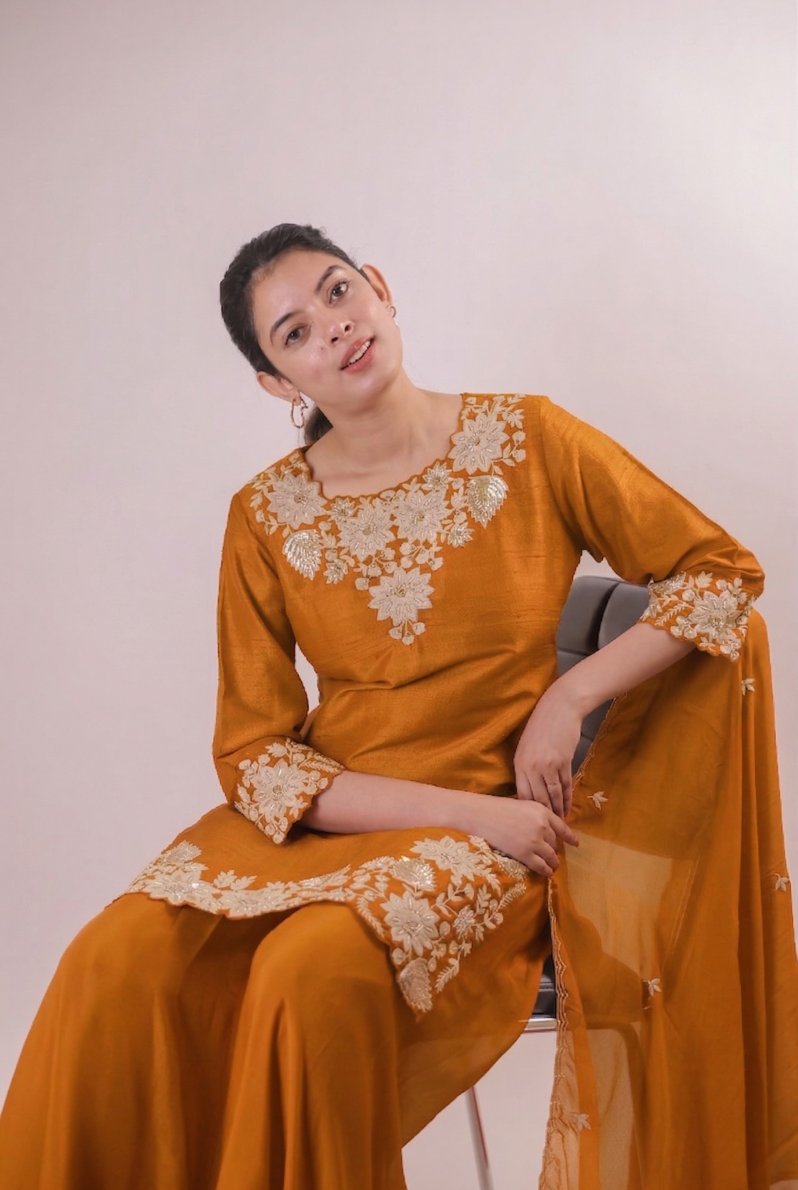The Golden Ray Raw Silk Set